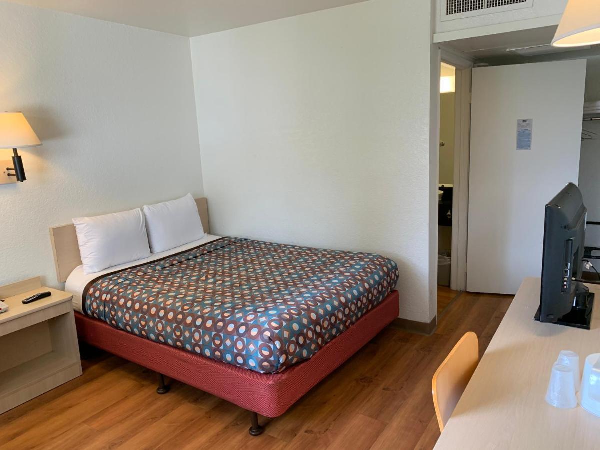 Vagabond Sylmar Hotel